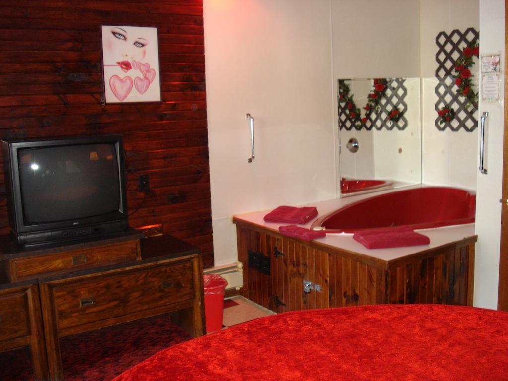 Cedar Grove Motel Altoona Buitenkant foto