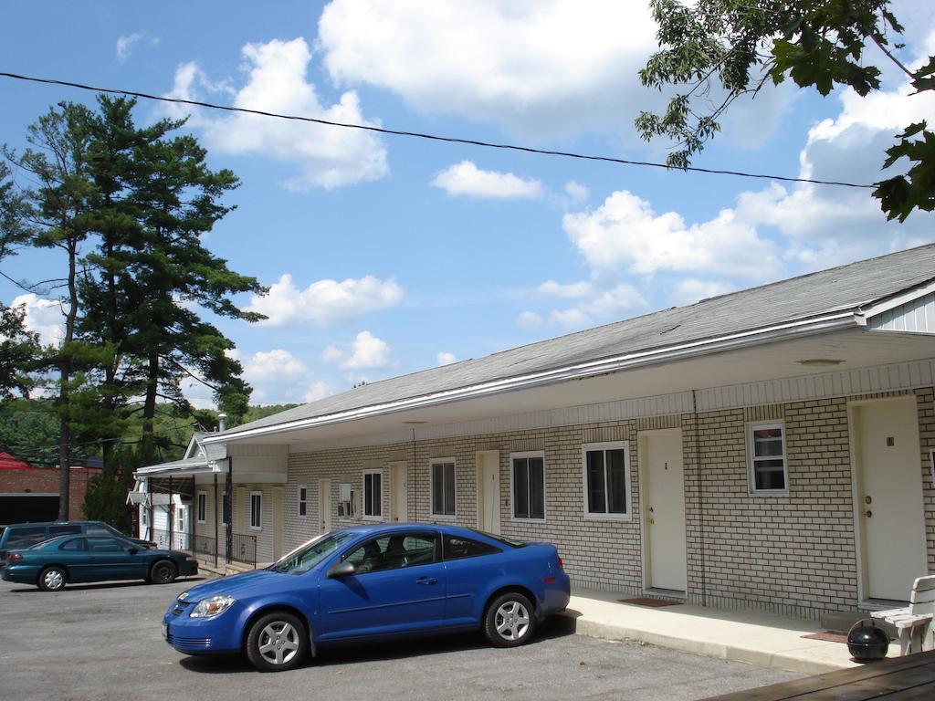 Cedar Grove Motel Altoona Buitenkant foto