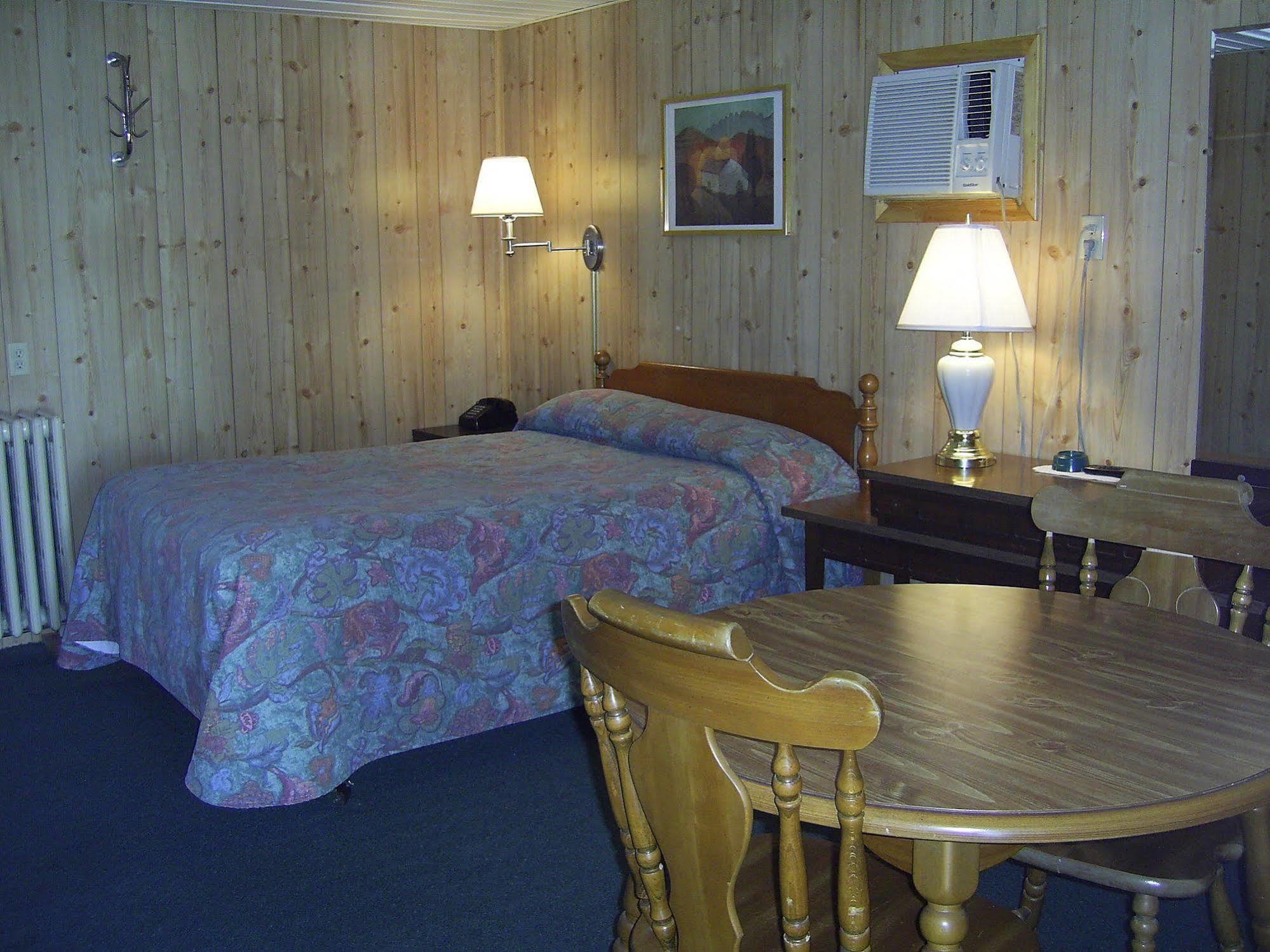 Cedar Grove Motel Altoona Buitenkant foto